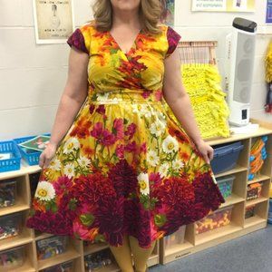 Retrolicious Floral Daisy Foliage Dress XL